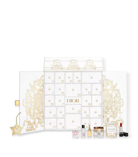 Le 30 Montaigne Dior Beauty Advent Calendar.